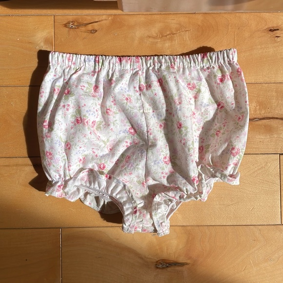Laura Ashley dress and bloomers, 12 months. In like new condition. Only worn 1x - Picture 3 of 4